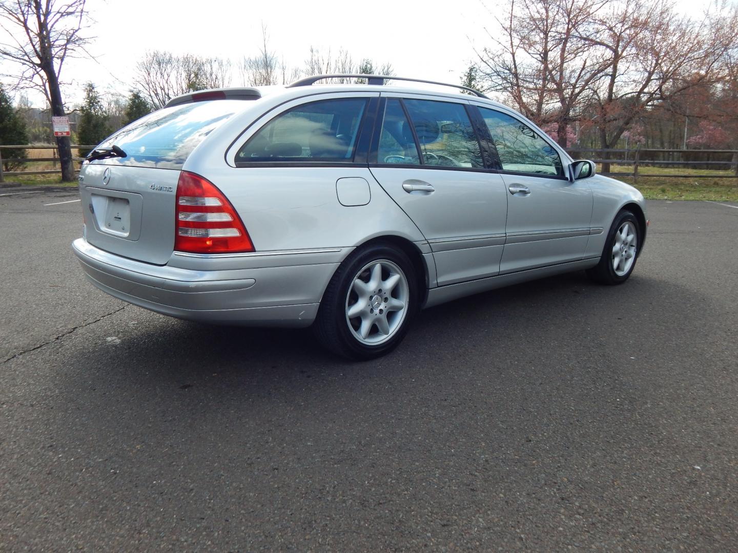 2004 Silver /Black Mercedes-Benz C-Class Wagon (WDBRH84J94F) with an 3.2 Liter engine, Automatic transmission, located at 6528 Lower York Road, New Hope, PA, 18938, (215) 862-9555, 40.358707, -74.977882 - 2004 Mercedes-Benz C-320 4 Matic wagon..3,2 Liter V6 engine, automatic transmission, tilt wheel, cruise control, dual heated power seats in black leather, power windows, mirrors, central locking system, woodgrain, AM/FM/CD Bose sound with 6 disc CD changer, power moonroof, 16" factory alloy wheels, - Photo#5